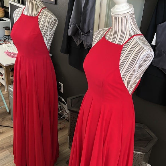 1 hour sale. Lulu’s, red gown criss cross back, xs - Picture 3 of 12